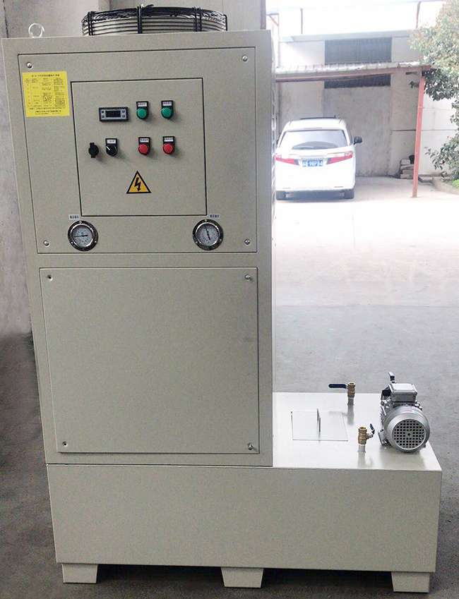 嚴寒降溫天氣，油冷機該怎樣防凍“保暖”？