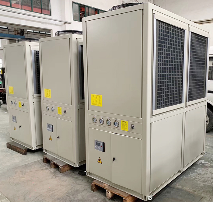 新款雙機(jī)組油冷機(jī)案例 新款雙機(jī)組油冷機(jī)案例