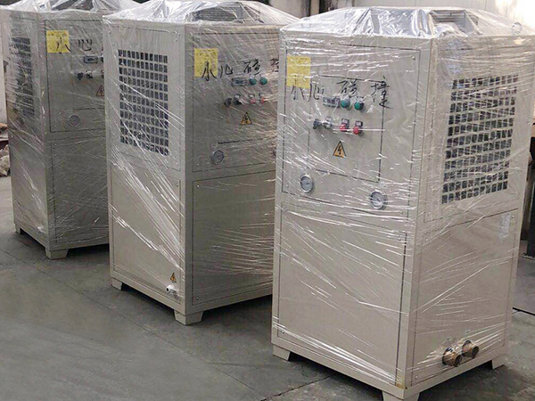 油冷機(jī)品牌不同的分類(lèi)標(biāo)準(zhǔn)和應(yīng)用 油冷機(jī)品牌不同的分類(lèi)標(biāo)準(zhǔn)和應(yīng)用